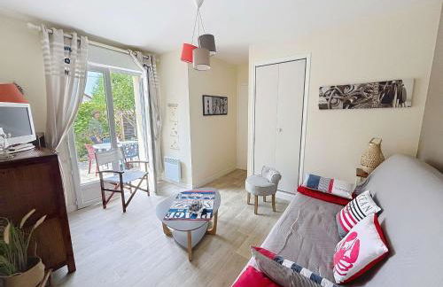 Maison rénovée, à 300m de la plage et proche commerces, avec terrasse et jardin, tout confort - FR-1-361-131 - Photo 9