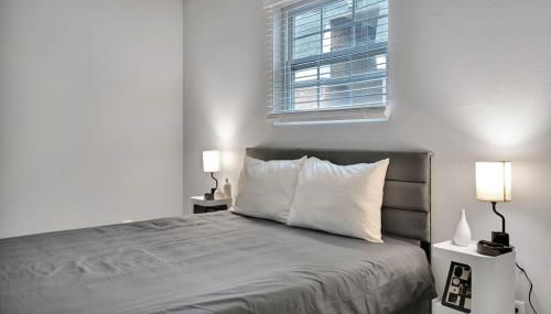 Black And White 1 BR by Ryan Korban - Foto 5