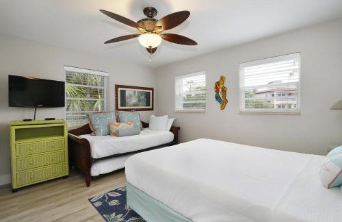 Waterfront Luxury Home With Pool And Boat Dock 3 Bedroom Home by RedAwning - Foto 59