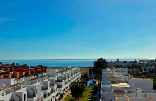 Ático con vistas al mar y piscina privada - Foto 2