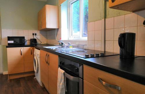 Spacious semi detached house - Photo 17