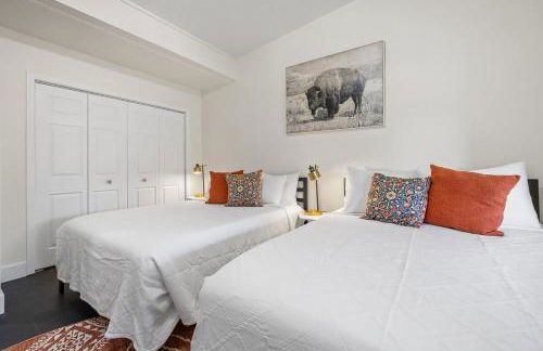 Buffalo Ridge - Hot Tub & Walk to Downtown - Foto 17