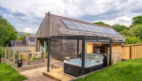 Rosemary Lodge 2BR with Hot Tub near Black Mountain - Foto 1, Garden, Garden view