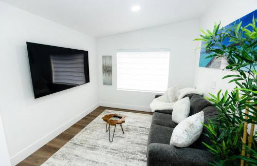 Your Perfect Oasis in Miami! - Photo 20