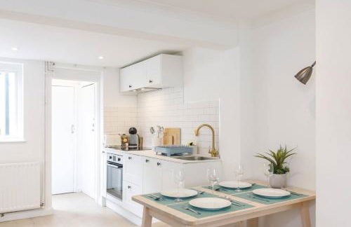 Central quiet cottage Walk to shops, bars & beach - Foto 3