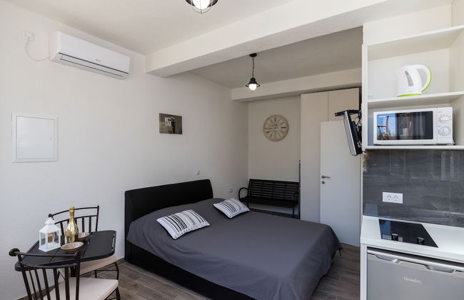 Apartments Life - Photo 39