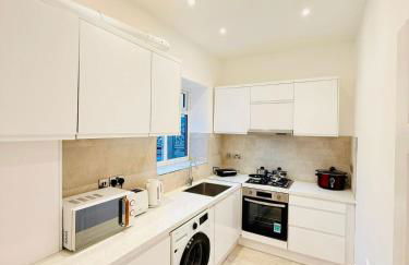 Cozystays Refurbed Modern Apartment Private Garden Free Parking - Foto 8