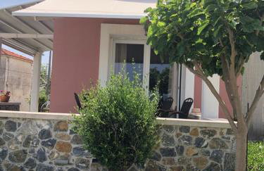 Modern house by the sea - Photo 1