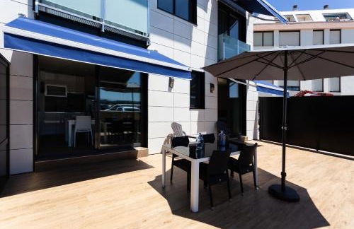 Apartamentos Playa De Los Barcos - Foto 4