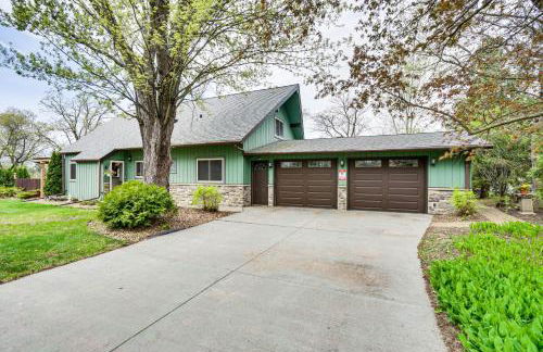 Love Lake Retreat with Hot Tub in New Richmond! - Foto 35