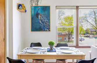 Curated for Cozy Longer Stays - Foto 1