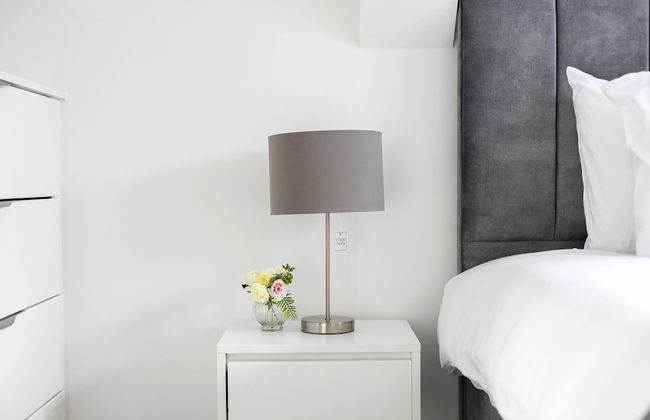 Skyvillion -vineyard Court- Enfield 1bed With Balcony - Photo 2