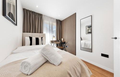 Modern 2BR Apartment Perfect for Remote Work - Foto 25