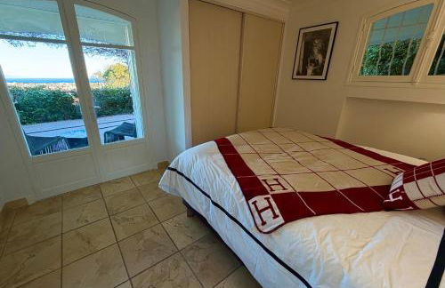 Prestigious villa in Cannes with stunning sea views - Photo 17