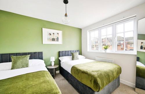 LUX Contractor & Family Haven - Parks x2, Sleeps 9 - Foto 56