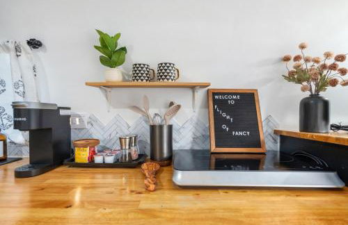 Flight of Fancy Vintage Airstream Rental - Foto 25