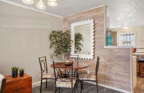 2 bed 2 and a half bath close to shopping restaurants and more - Foto 7