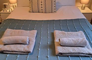 Llandudno apartment, quirky pub with tropical beer garden - Foto 19