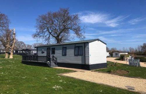 Relaxing Retreat with Hot Tub - Photo 33