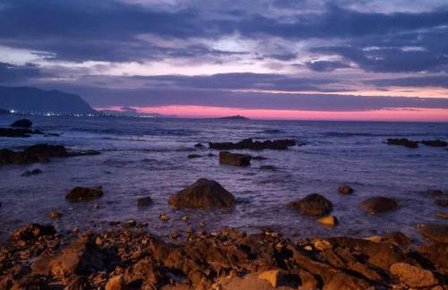 Casa Punta Barcarello, Sferracavallo fronte mare e tramonti da sogno, a due passi dalla splendida spiaggia di Mondello - Foto 31