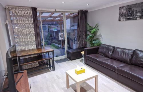 NightRest Homes Smart TV In Each Room - Parking - Hemel Hempstead - Foto 4