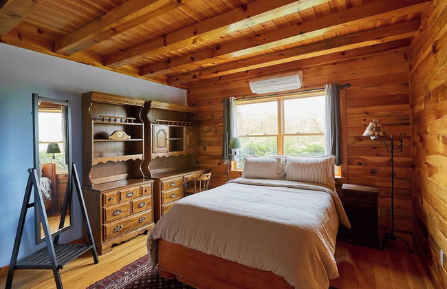 Mountain House & Cottage at Seminary Hill by Avantstay - Photo 4