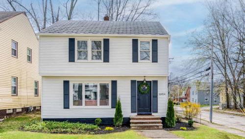 Stylish 3BR w Sunroom & Deck - Foto 5