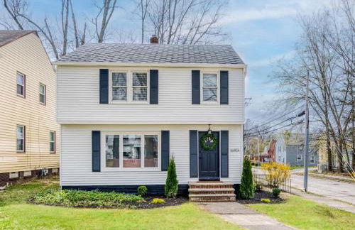 Stylish 3BR w Sunroom & Deck - Foto 5