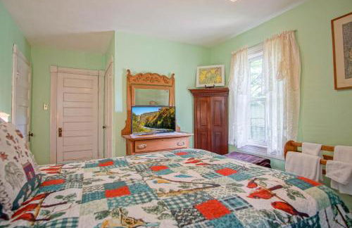 5 Br: Historic Glaab House in Cass, with AC, Amazing Kitchen, Covered Porches, Historical Landmark - Foto 27