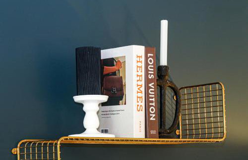 Beautiful City Centre Apartment with Free Parking, Fast-Wifi, SmartTV with Netflix and Private Garden by Yoko Property - Foto 5