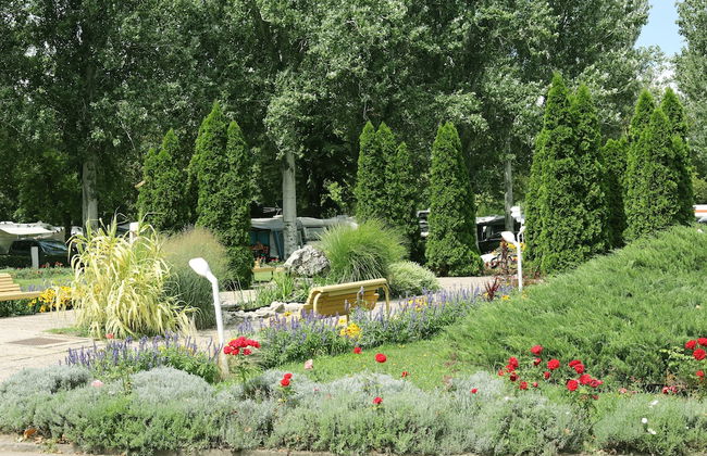 Balatontourist Füred Kemping&Üdülőfalu - Foto 26