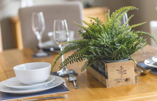 FAMILY FRIENDLY ESCAPE IN ETON, COUNTRYSIDE VIEWS with Hot Tub - By Tempstay - Foto 17