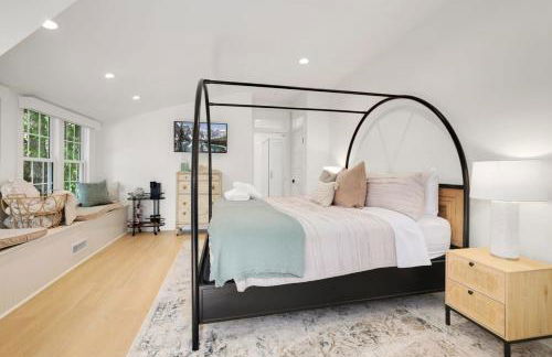 Tovey House-Walk to Downtown and Campus - Photo 6