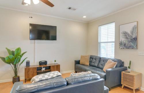 half Mi to Galveston Beach Home with Private Pool - Foto 8