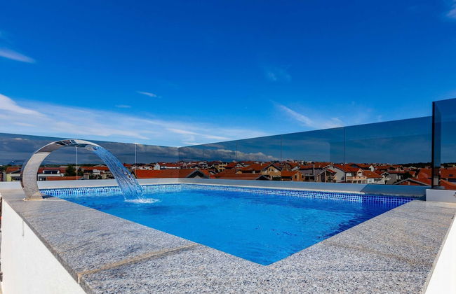 Exquisite Prestige Luxury Apartments With Shared Pool - Photo 64