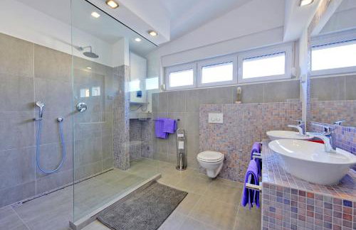 Villa with private pool in village Jadreški - Foto 25