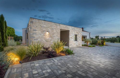 Villa Lastine by Villsy - Photo 53