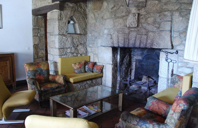 Large Hunting Lodge With Enormous Beautiful Garden - Photo 16