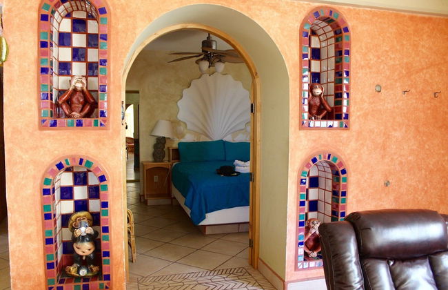 Mid-century Ocean View Apartment - Photo 4