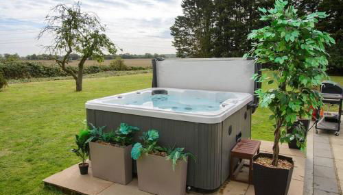 Deluxe 1 Bed Versace Hot Tub Sky TV Cinema Screen - Foto 5