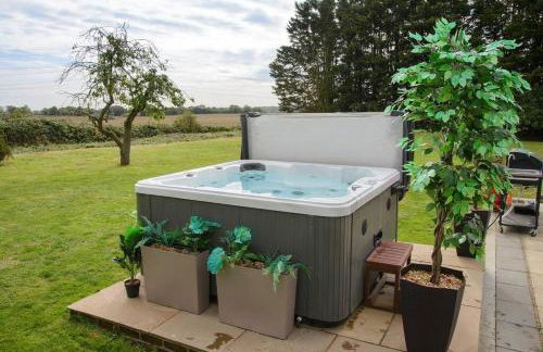 Deluxe 1 Bed Versace Hot Tub Sky TV Cinema Screen - Foto 5
