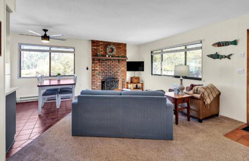 Cozy Cabin Retreat with Scenic Views cabin - Foto 10