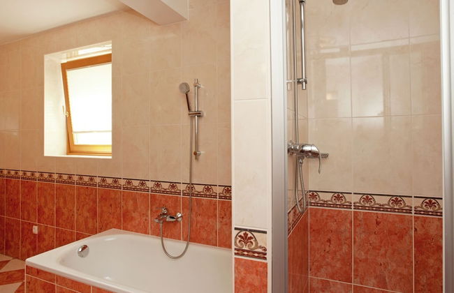 Chalet in Saalbach Near Ski Lift & Sauna - Foto 13