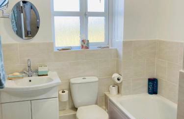 Stunning Seafront House with garden and private parking - Foto 59