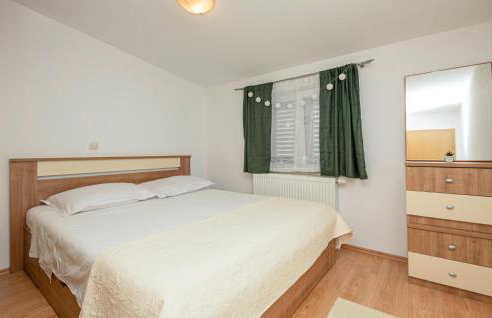 Amazing Home In Vrgorac With Wifi - Photo 36