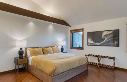 Half Block to Beach w/ Oceanview, Patio + Balcony The Shore Pine by Avantstay - Foto 36