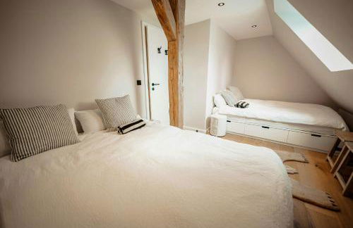 Renovated Semi-Detached House With Garden Views - Foto 28