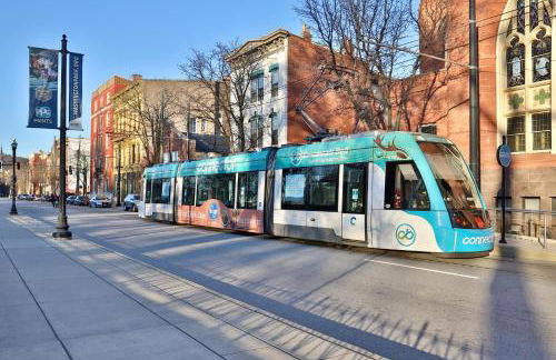 *New* XquisiteMidCenturyM0d~ Condo *OTR* w/Parking - Foto 20