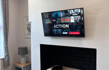 Sparkling Space - Twin or King Beds - Photo 16