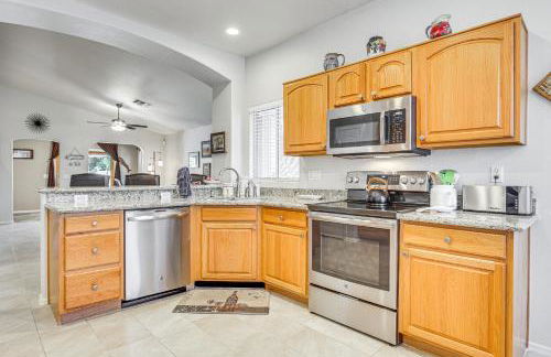 Patio and Fire Pit Peoria Getaway Near Golfing! - Foto 3